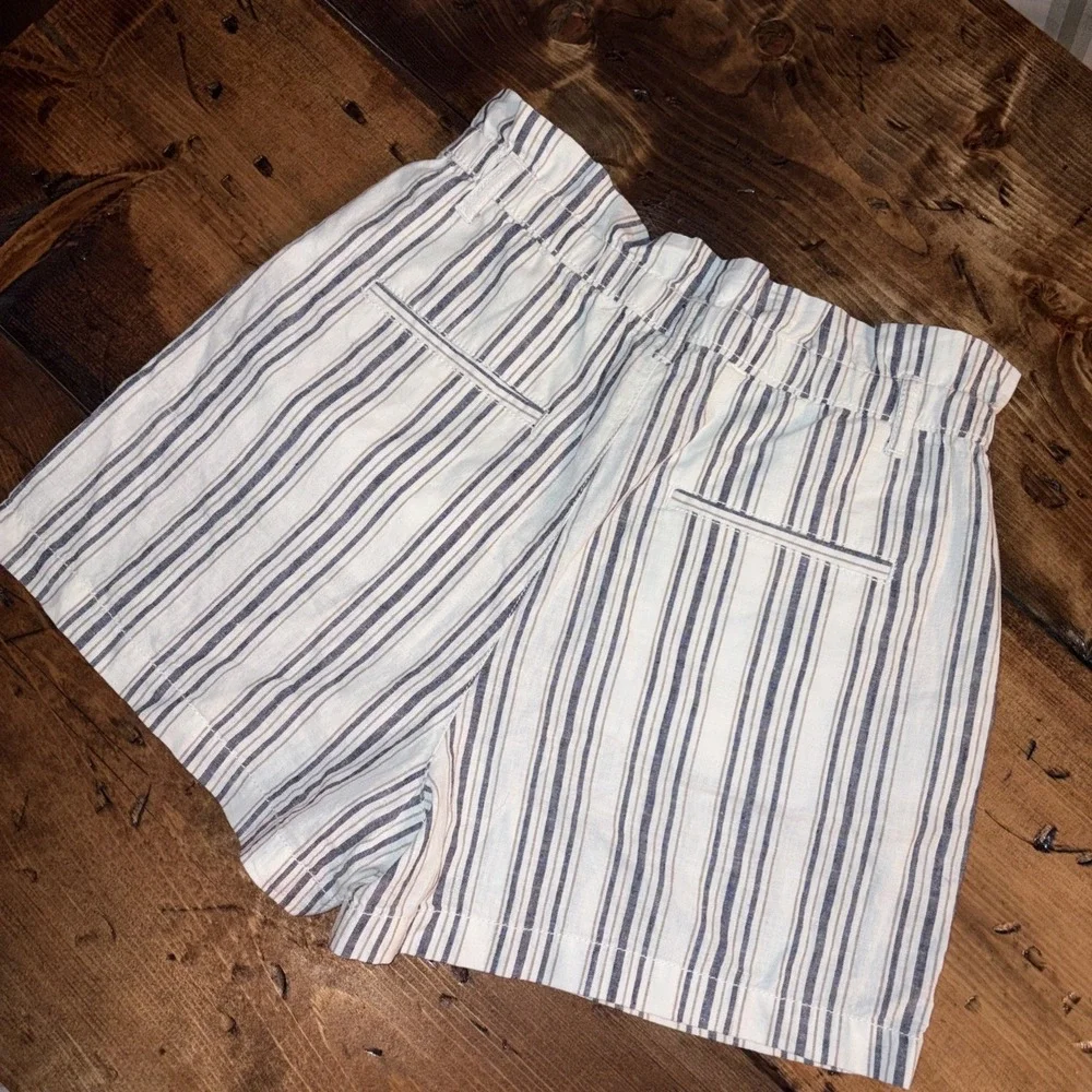 Women's M Linen Blend Paper Bag Coastal Stripe Preppy Pocket Vacay Resort Shorts